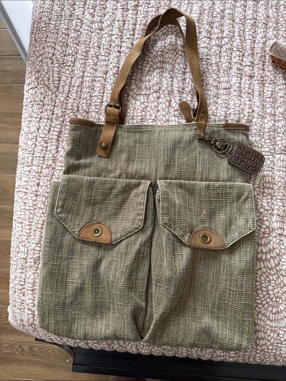 Chala Brown Leather Logo Patch on Green Lining